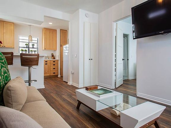 3rd image of 2210 Pacific Ave APT 4