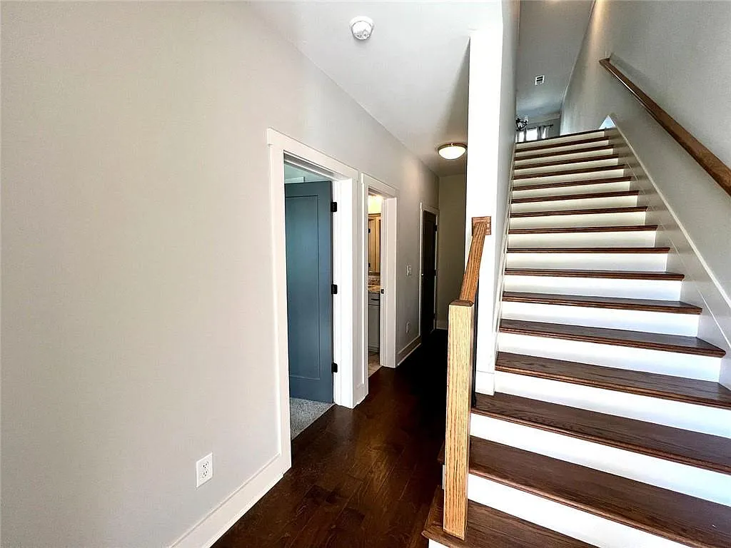 3 bed, 3.5 bath, $3,250 — Photo 4