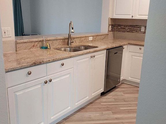 3rd image of 200 Diamond Cir APT 206