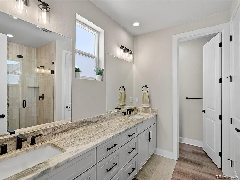 5194 Vivian St — Photo 16