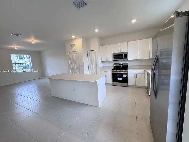 1182 SE Palm Dr — Photo 8