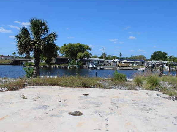 5251 Boardwalk St #5, Holiday, FL 34690