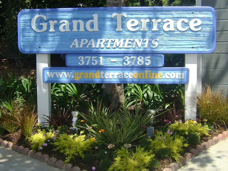 The Grand Terrace Apartments — Photo 20