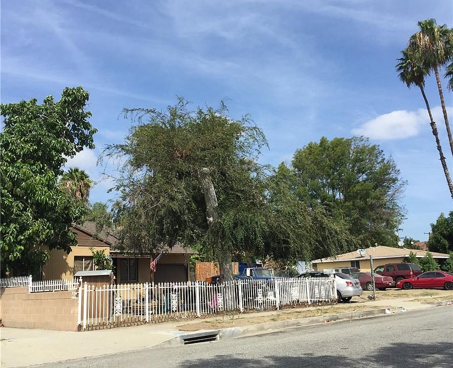 1st image of 20727 Elaine Ave
