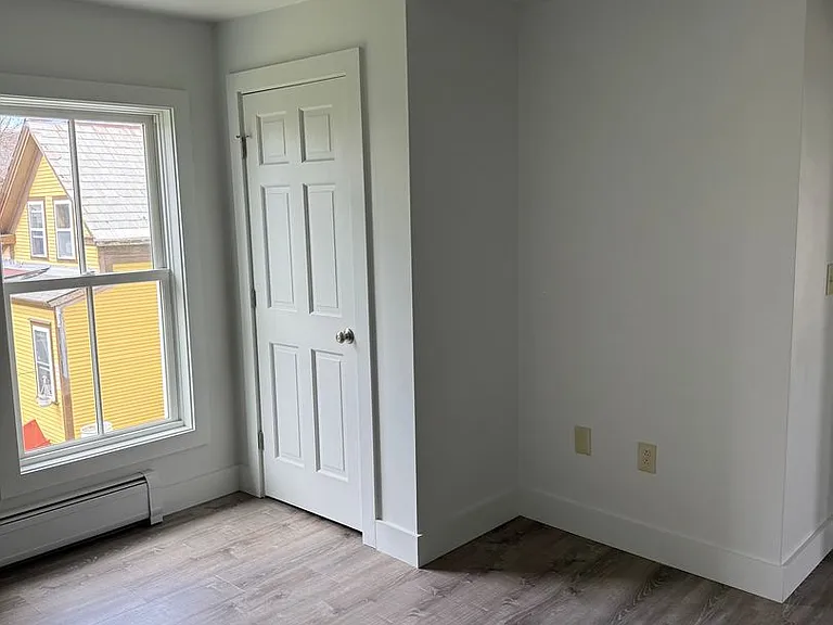 120 Maple St — Photo 6