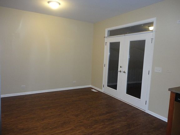 4th image of 2062 Middlebury Dr