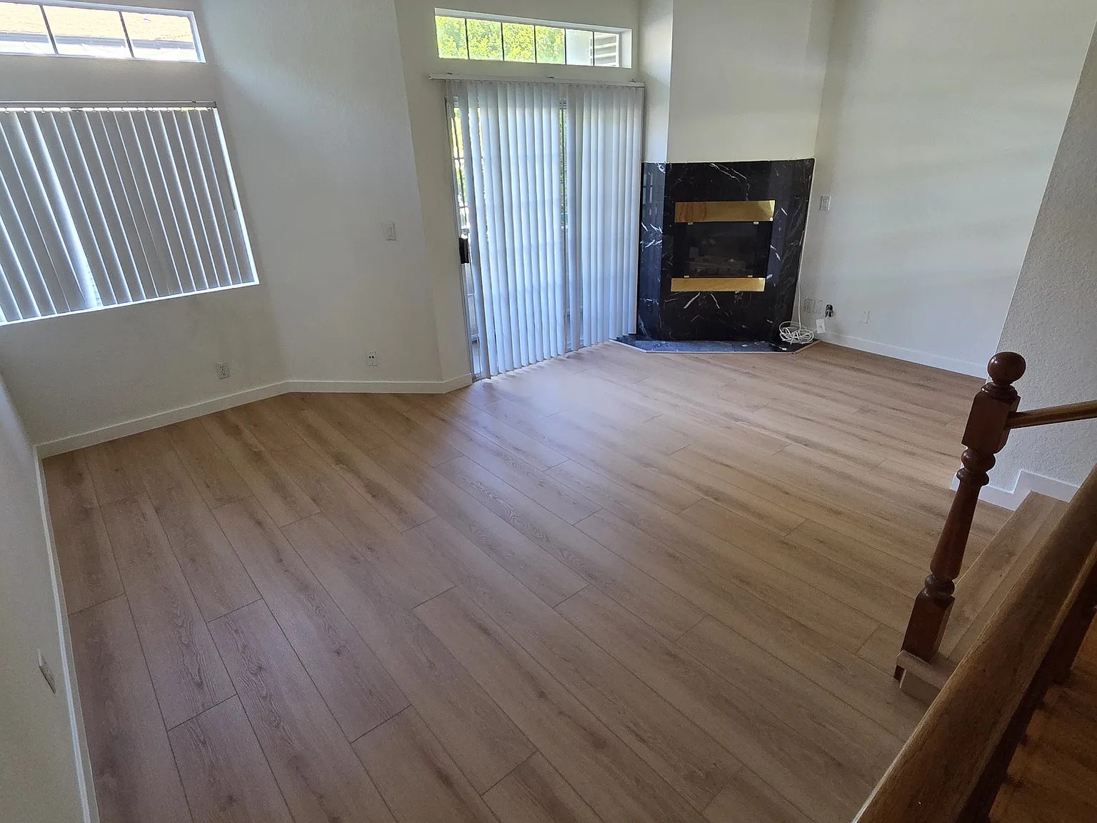 2 bed, 2.5 bath, 1300 sqft, $3,400 — Photo 2