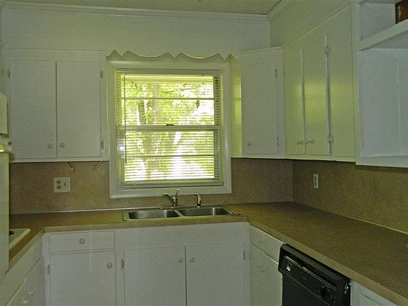 5th image of 105 Wildwood Dr