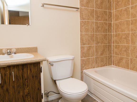 4th image of 668 28th St W #292869
