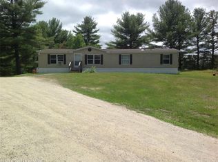 11 Clark St, Oxford, ME 04270