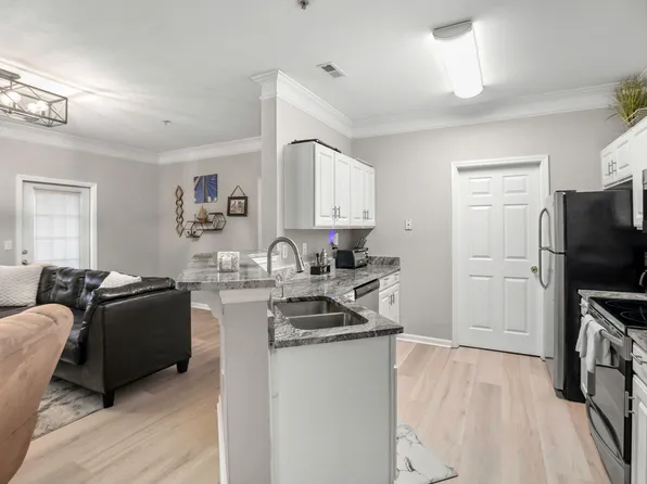 1445 Cambridge Lakes Dr #206, Mount Pleasant, SC 29464