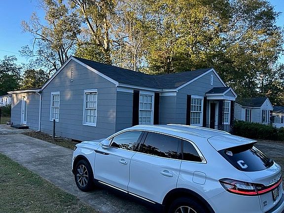 3rd image of 16 Oakwood Ln