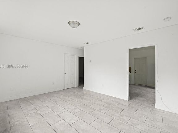 5th image of 1429 NE 118th Ter