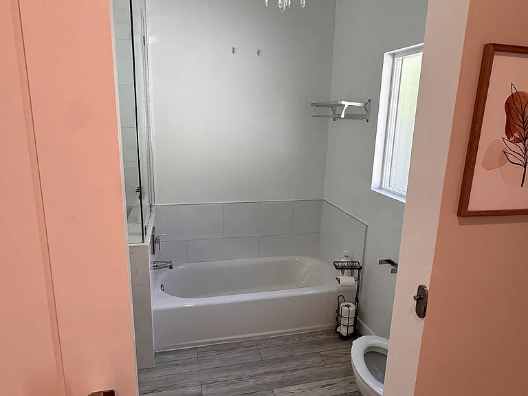 6528 W San Vicente Blvd — Photo 7