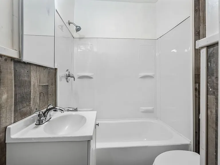 864 Bedford Ave — Photo 6