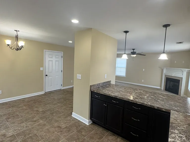 111 Castanet Ct — Photo 14