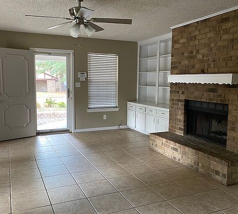 4th image of 3922 Eastwood Dr #A