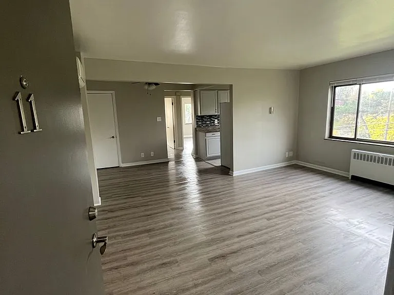 Newly Upgraded Apartments -The Courtyard at Park Hills, Minutes from Downtown — Photo 31