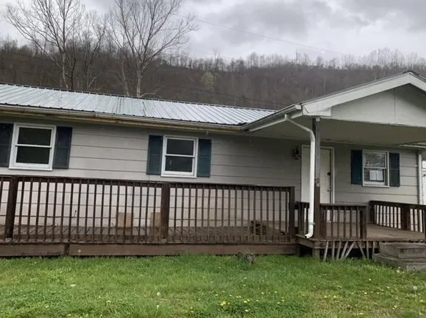 2547 State Route 825, Hagerhill, KY 41222