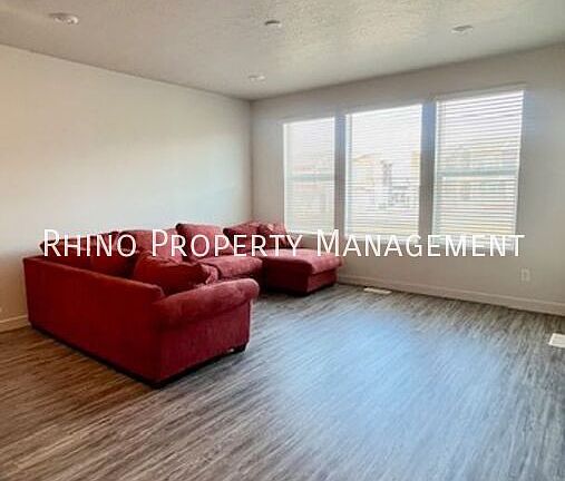 3rd image of 15541 S Alliance Ln