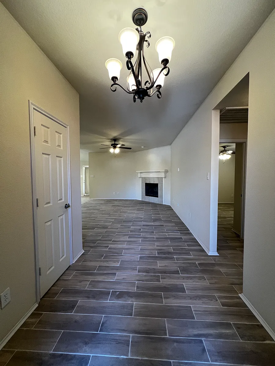 Building Photo - 729 Bamboo Dr