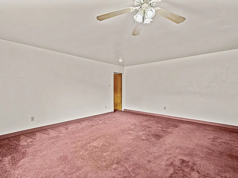 2117 Brownsville Road — Photo 10