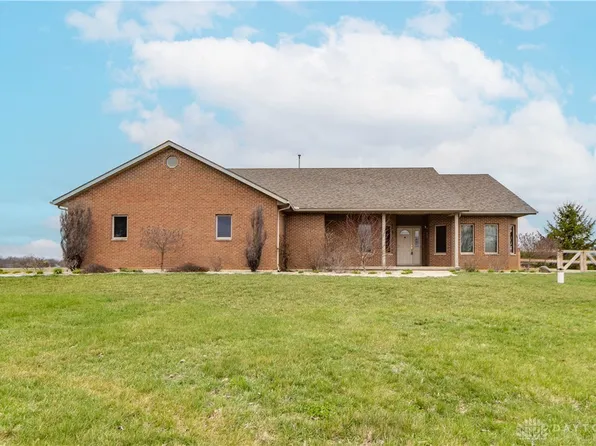 5669 Buckneck Rd, Bradford, OH 45308