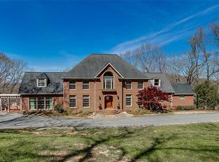 853 Viewmont Dr, Asheboro, NC 27205