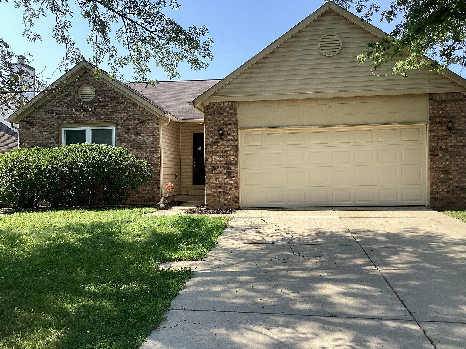 3 bed, 2.0 bath, 2014 sqft, $2,245 — Photo 1