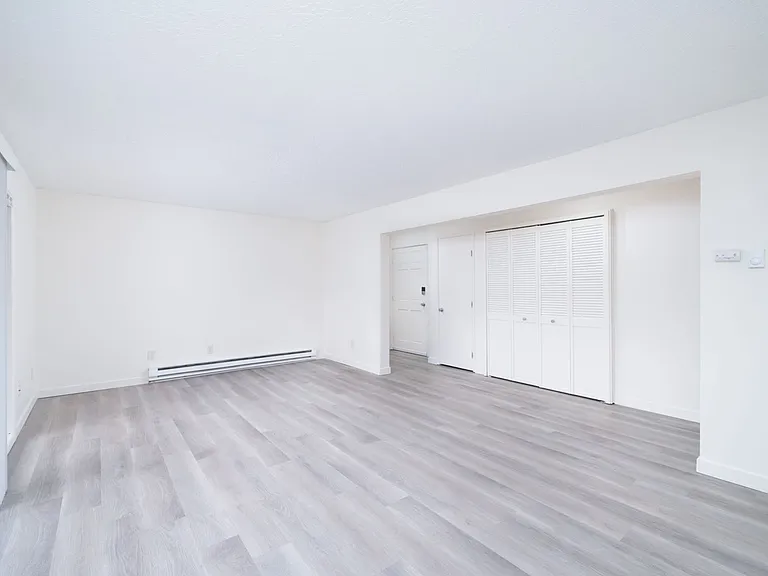 French Chateau Apartments — Photo 27