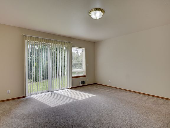 4th image of 1480 NW Falls Creek Loop Unit 2