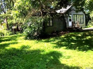 2 Bancroft Ln, Kings Pt, NY 11024