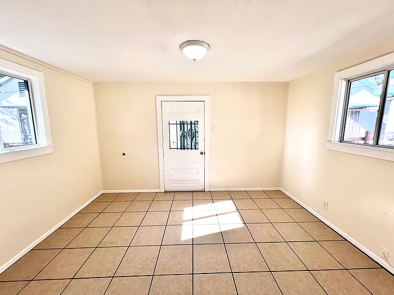 721 Flint Ave — Photo 12