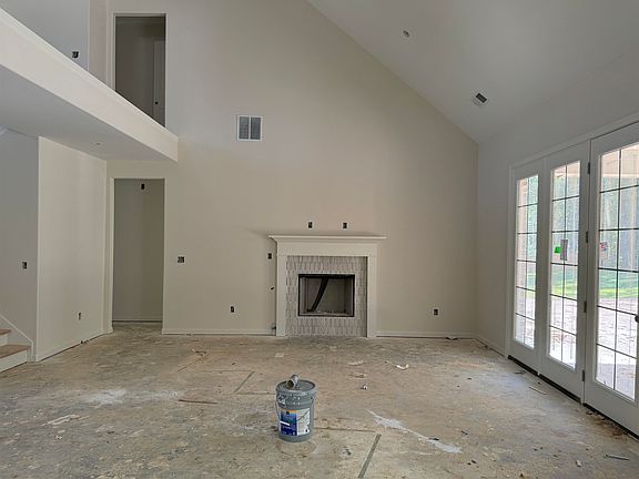 3rd image of 6955 Walker Farms Dr