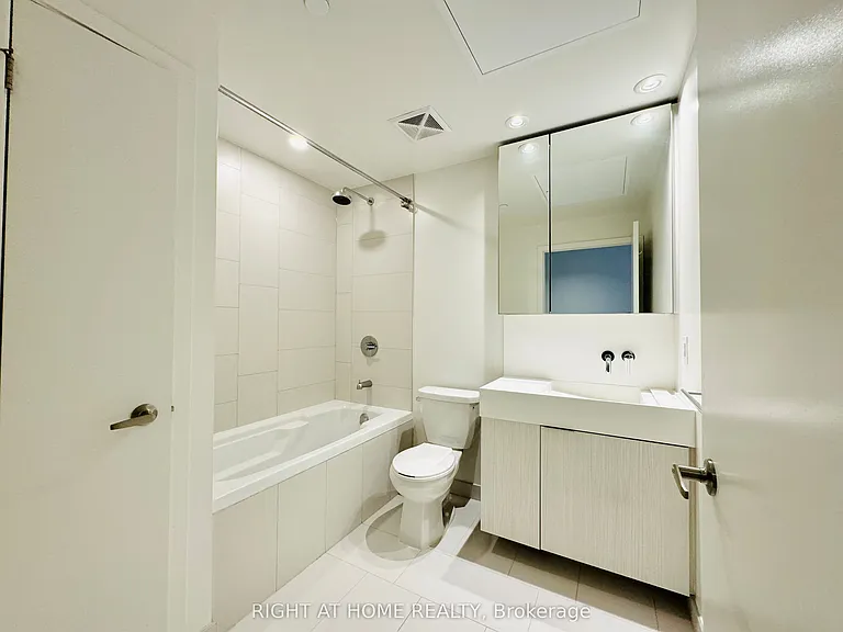 20 Richardson St #404 — Photo 10