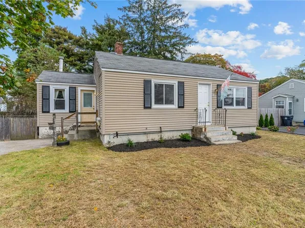 203 Sandy Ln, Warwick, RI 02889