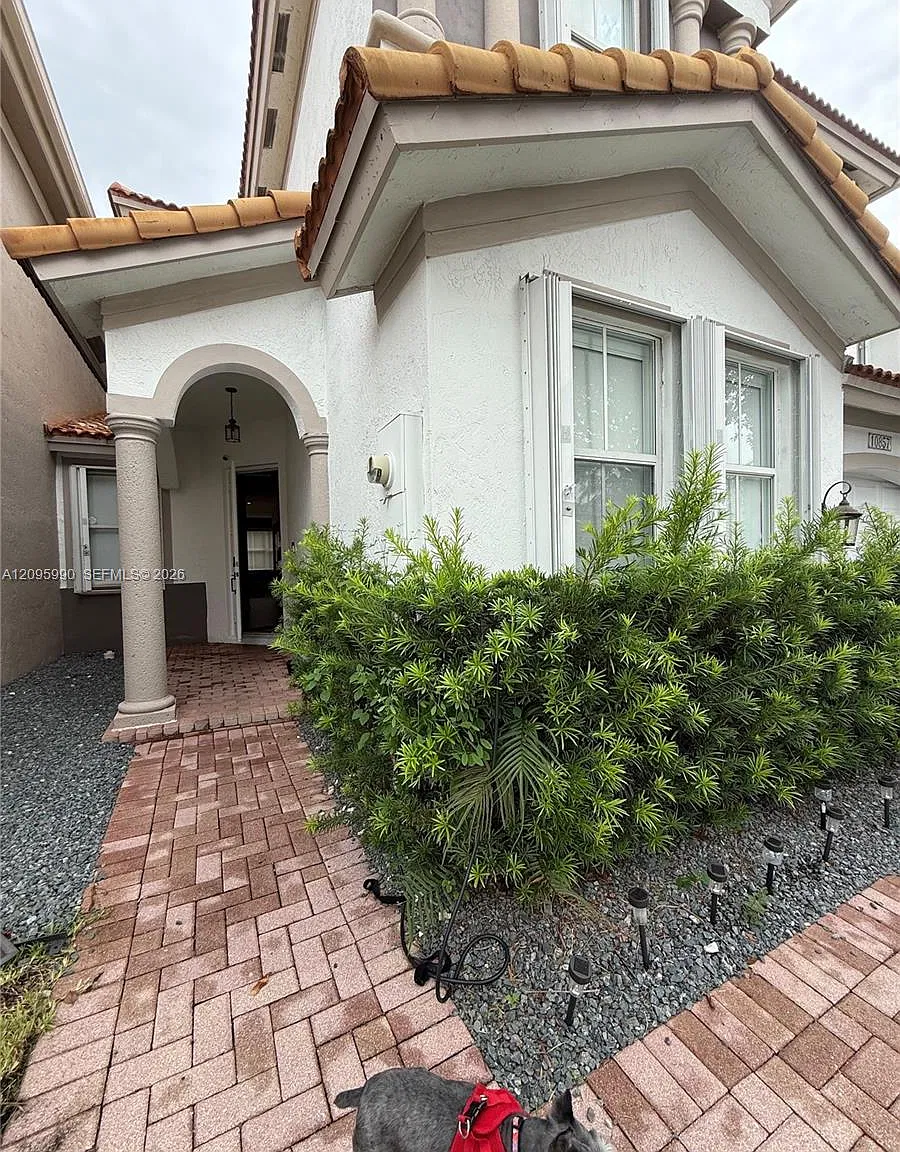 Islands At Doral — Photo 2