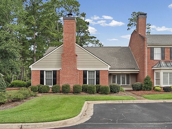 2nd image of 2401 Tuxedo Pl