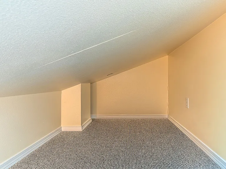 Solana Apodment Homes | International District — Photo 10