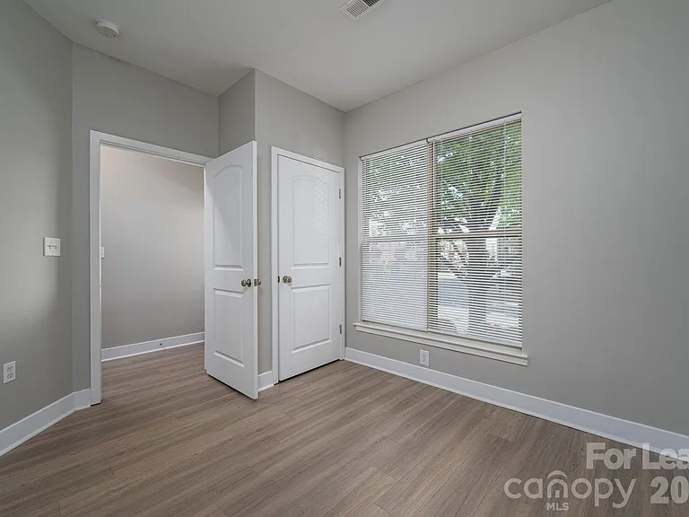 1012 Skyline View Way — Photo 19