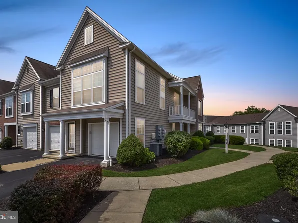 709 Stag Ct, Hummelstown, PA 17036