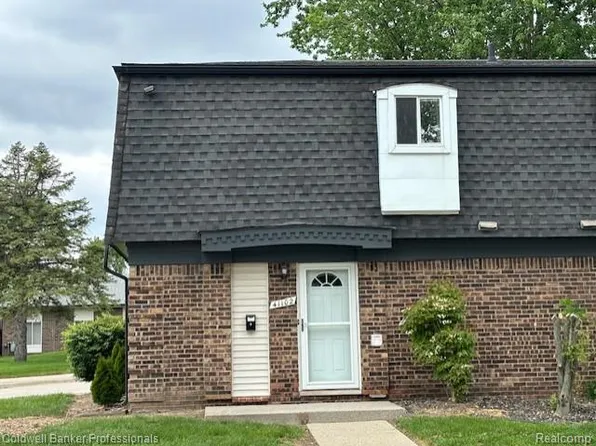 41102 N Woodbury Green Dr, Belleville, MI 48111