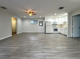 11 Crossings Cir