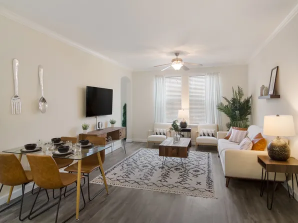 The Oasis at Town Center