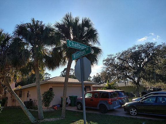 Short, quiet street, newer homes