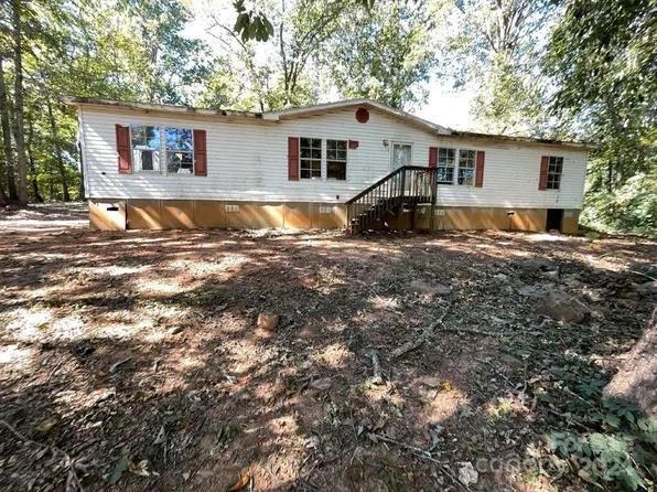 1359 Bowling Green Dr, Clover, SC 29710