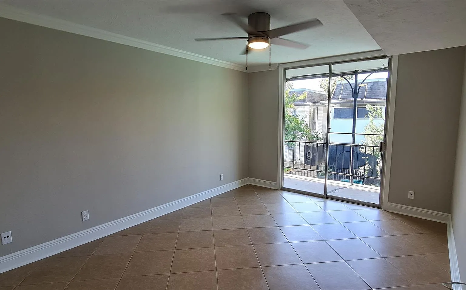 1 bed, 720 sqft, $1,350 — Photo 4