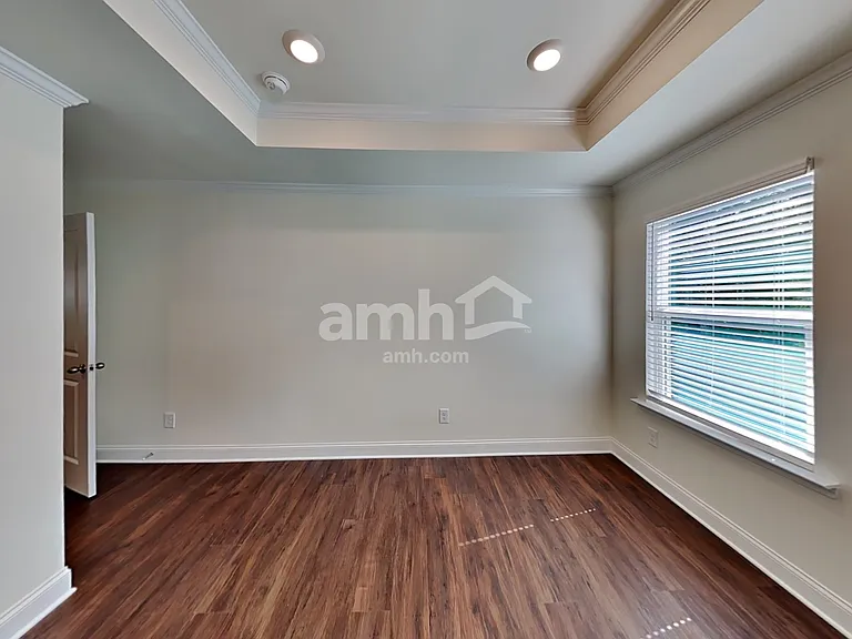 545 Summit View Ln — Photo 8