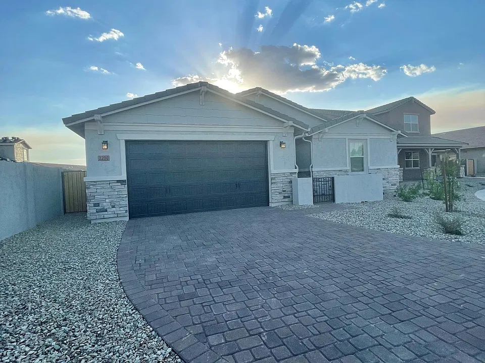 2230 N 139th Dr