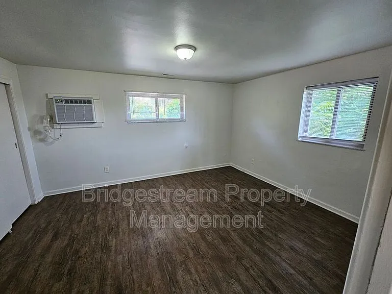 917 Cherry Dr #6 — Photo 7